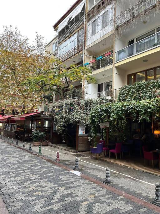 House In The Center Of Kadikoy Leilighet Istanbul Eksteriør bilde